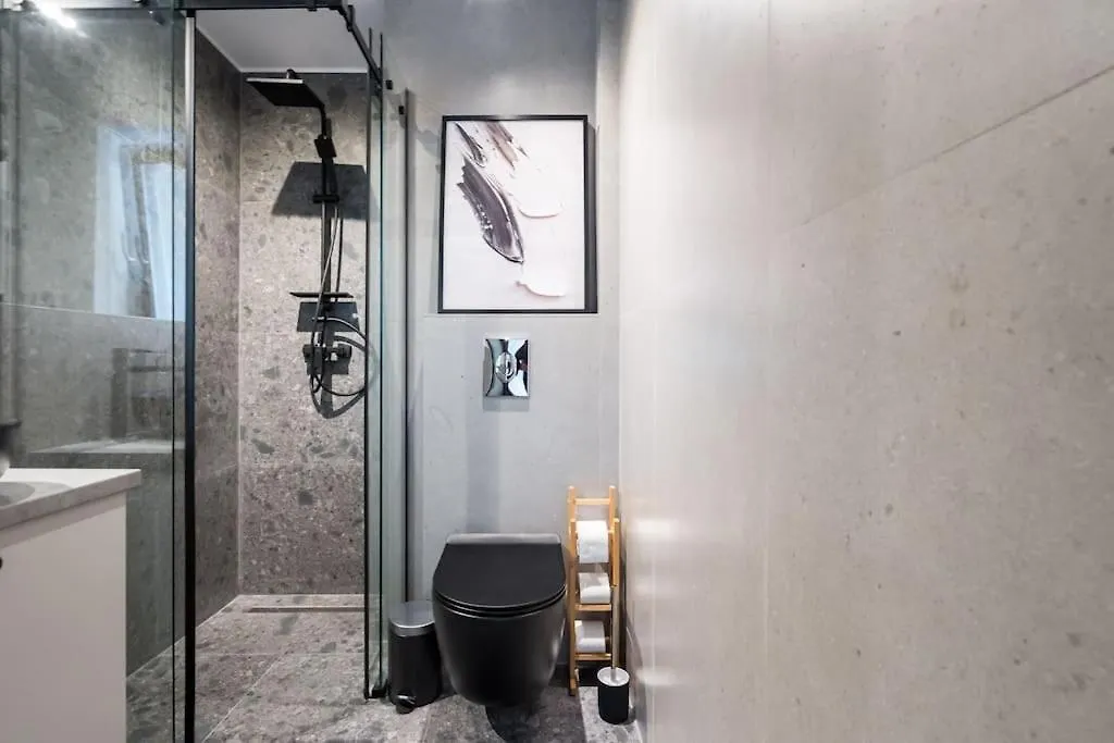 Apartment Amazing Terrace Bright Studio - Amzei Square Bucharest