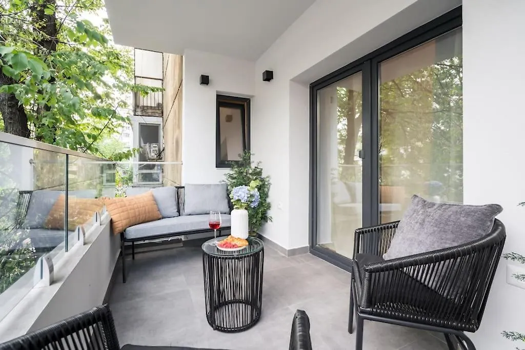 Amazing Terrace Bright Studio - Amzei Square Bucharest Apartment
