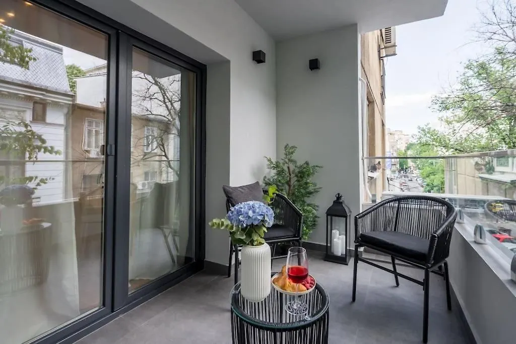 Apartment Amazing Terrace Bright Studio - Amzei Square Bucharest