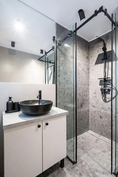 Amazing Terrace Bright Studio - Amzei Square Bucharest Apartment