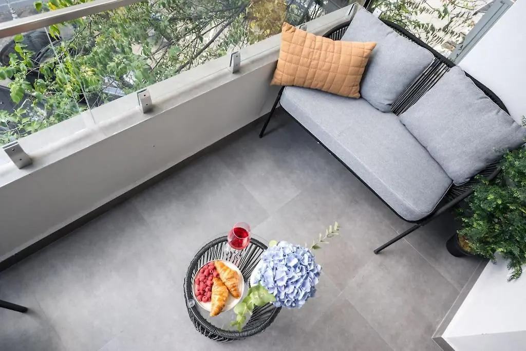 Apartment Amazing Terrace Bright Studio - Amzei Square Bucharest